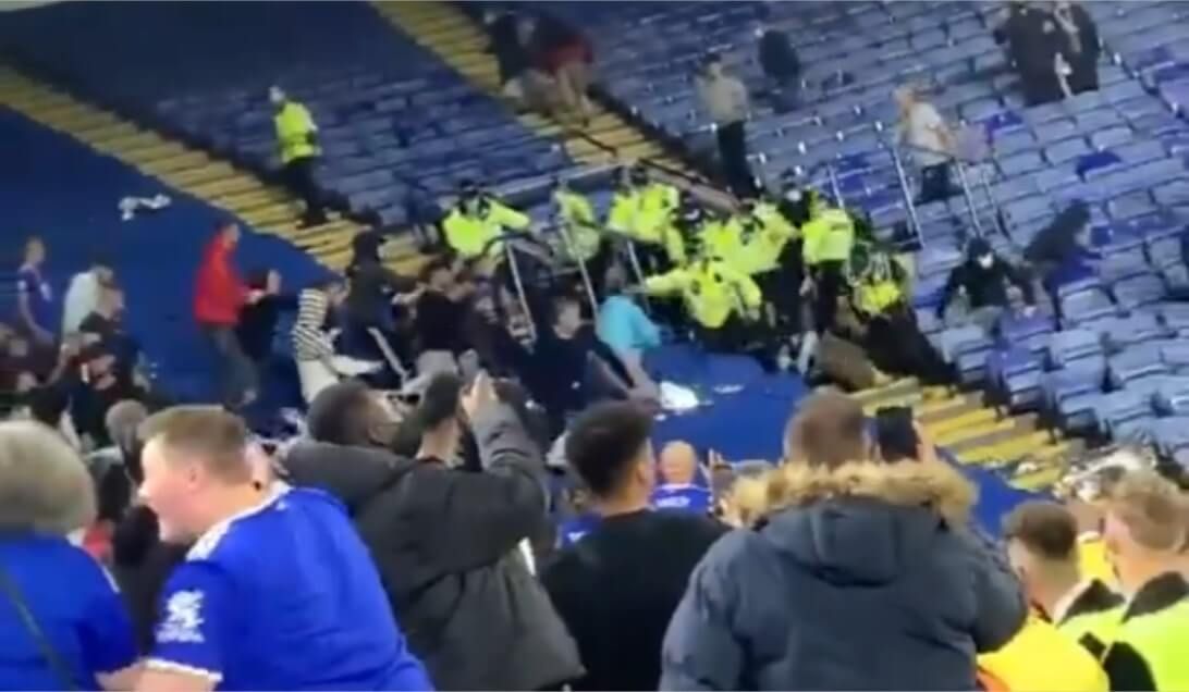 Gorąco na trybunach King Power Stadium. Bijatyka kibiców Leicester i Napoli [WIDEO] Obraz wpisu