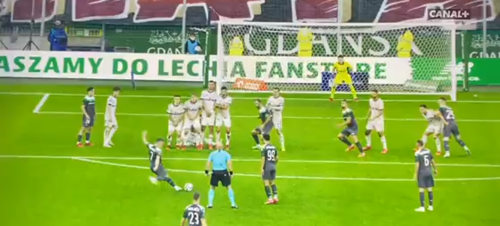 Niesamowite uderzenie Gajosa! Lechia prowadzi Legią [WIDEO] Obraz wpisu