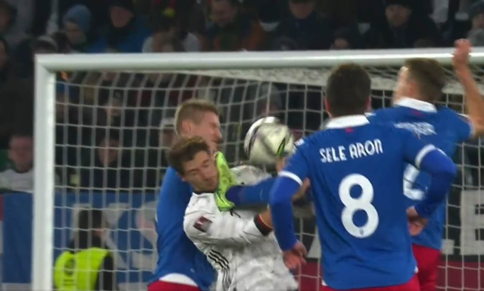 Brutalny faul w meczu Niemcy-Liechtenstein. Boli od samego patrzenia… [WIDEO] Obraz wpisu