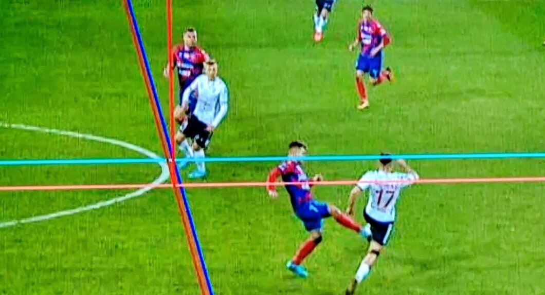 Lukas Podolski zły na VAR po kontrowersji w meczu z Rakowem. „Zawłaszczanie piłki” Obraz wpisu