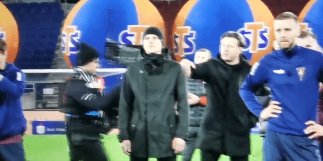 Kosta Runjaić wściekły po porażce z Rakowem. Niemiec odepchnął operatora kamery [WIDEO] Obraz wpisu