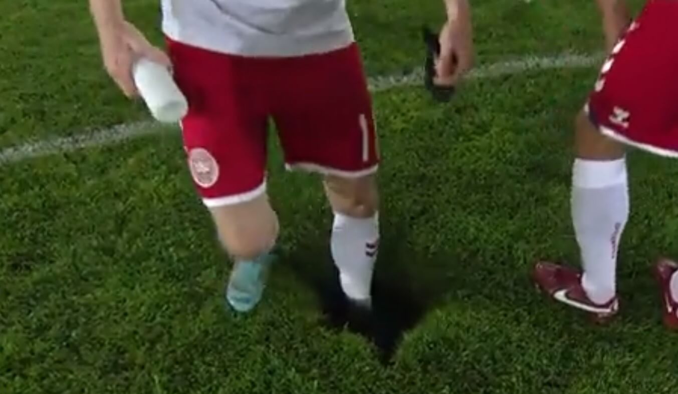 Ogromna dziura w boisku. Na szczęście nikt nie ucierpiał [WIDEO] Obraz wpisu