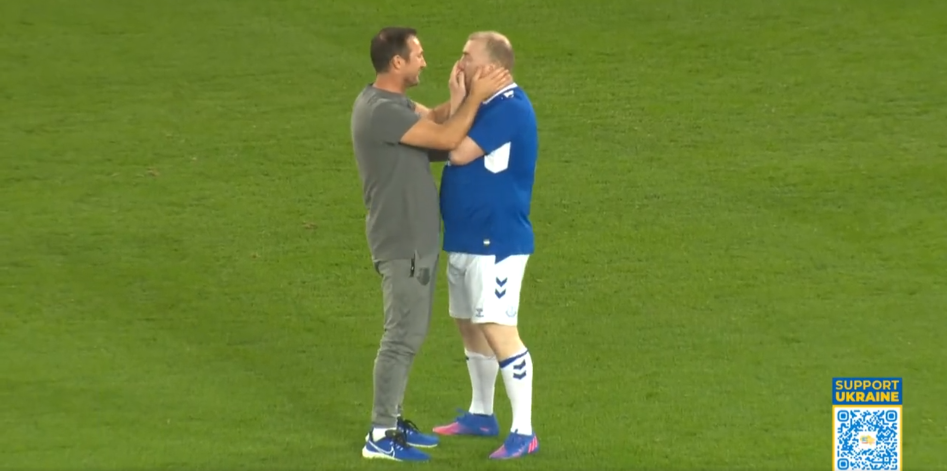 Anglik ruszył do Ukrainy, żeby pomóc uchodźcom. Everton uhonorował swojego kibica Obraz wpisu
