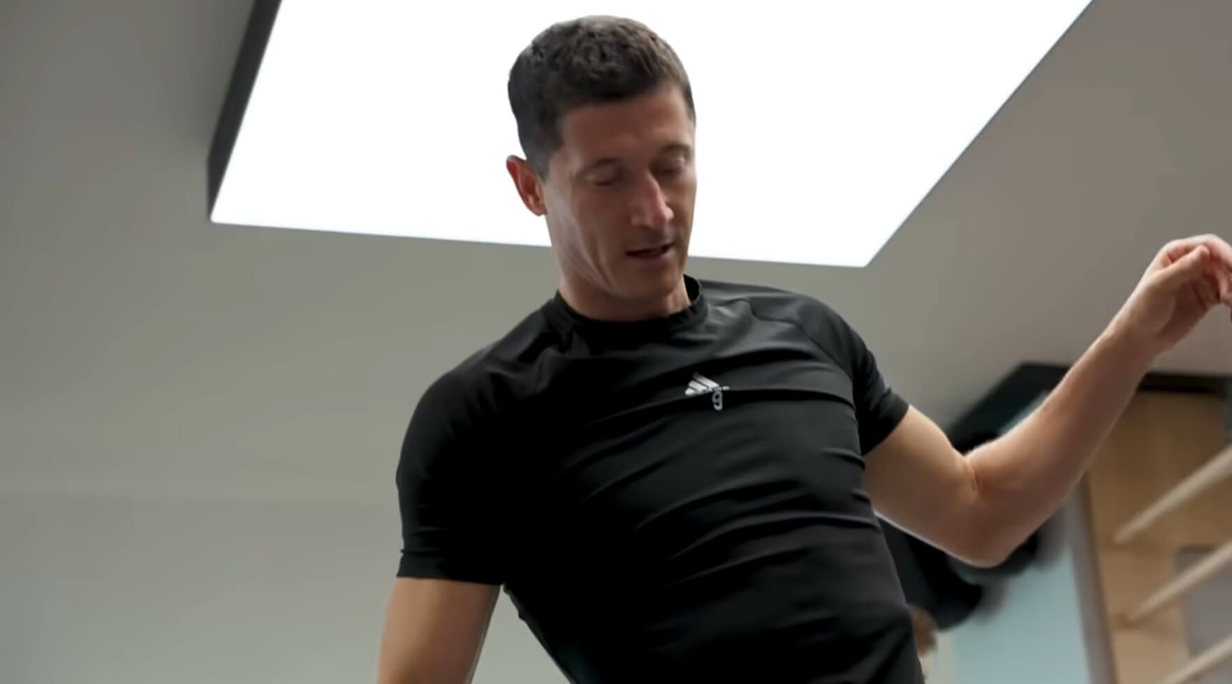 Fabrizio Romano przekazał kolejne szczegóły odnośnie transferu Lewandowskiego. Poznaliśmy kulisy transakcji Obraz wpisu