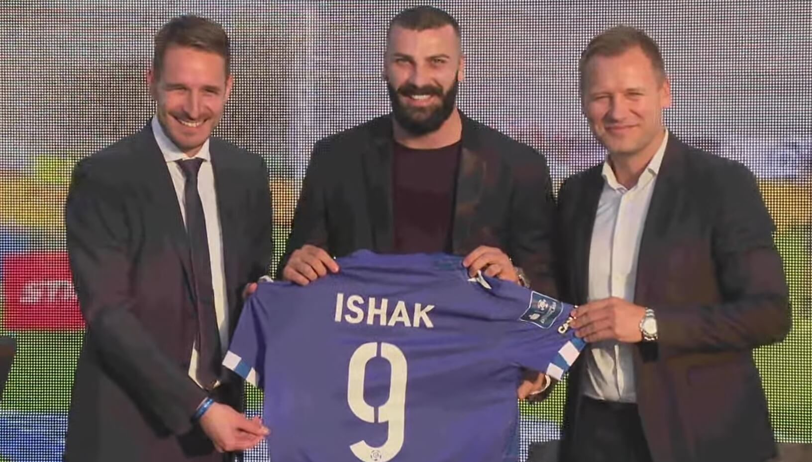„Ta historia będzie mieć ciąg dalszy!” Mikael Ishak przedłużył kontrakt z Lechem Poznań Obraz wpisu