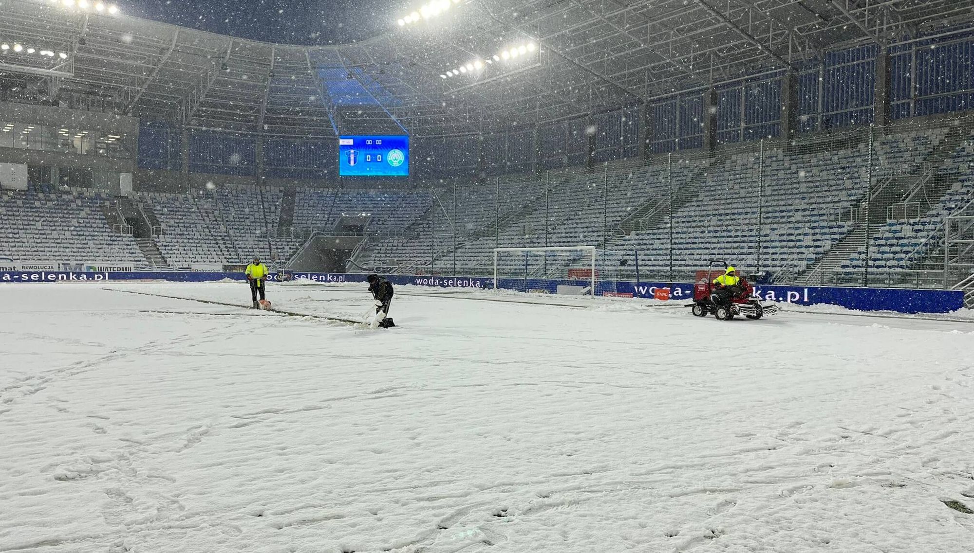 Mecz Ekstraklasy odwołany! Pogoda nie pozwoliła na przeprowadzenie zawodów [ZDJĘCIA] Obraz wpisu