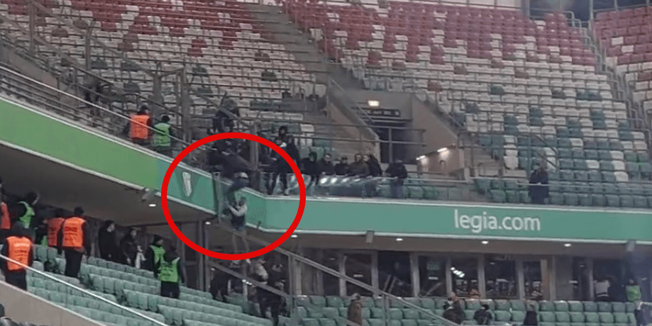 Przykre sceny po Legia – Widzew. Przepychanki, jedna osoba spadła z trybun [WIDEO] Obraz wpisu
