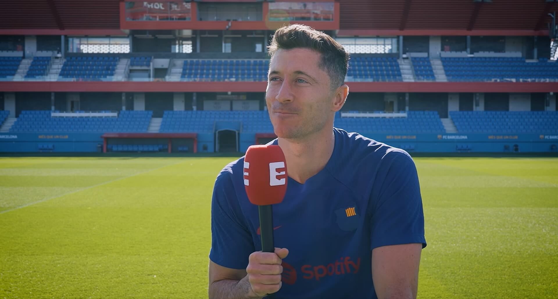 Nowy konkurent dla Roberta Lewandowskiego? FC Barcelona reaguje na słabą formę Polaka Obraz wpisu