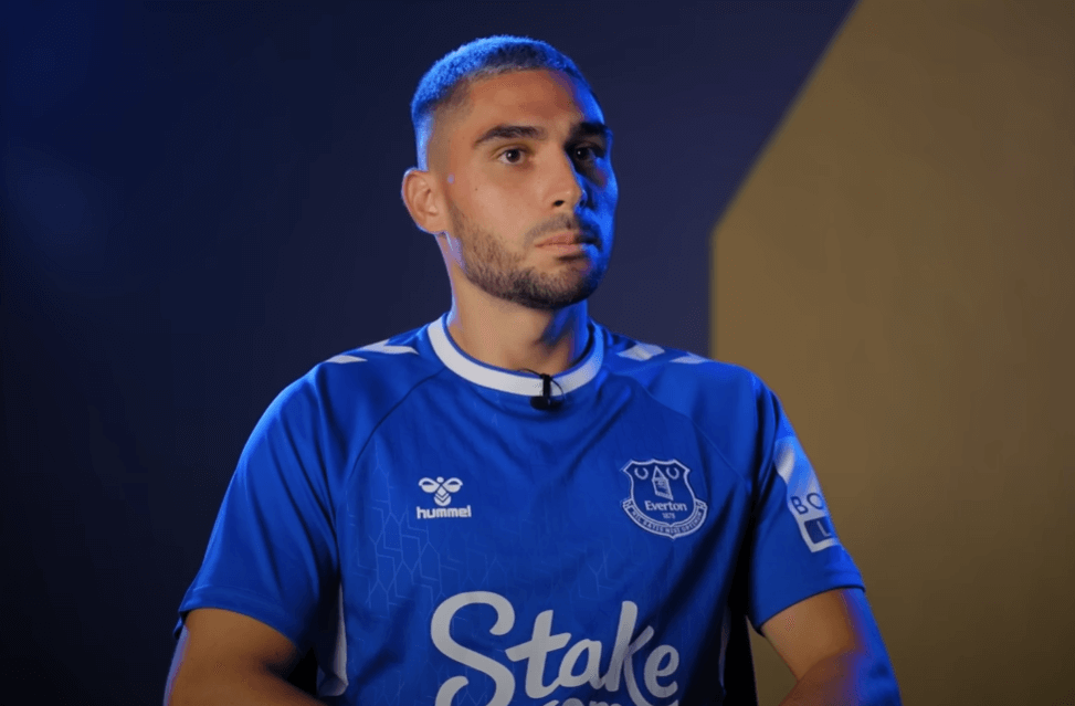 Everton wstawił się za krytykowanym zawodnikiem. „Prowadzimy śledztwo w sprawie kont, które atakowały Neala Maupaya” Obraz wpisu