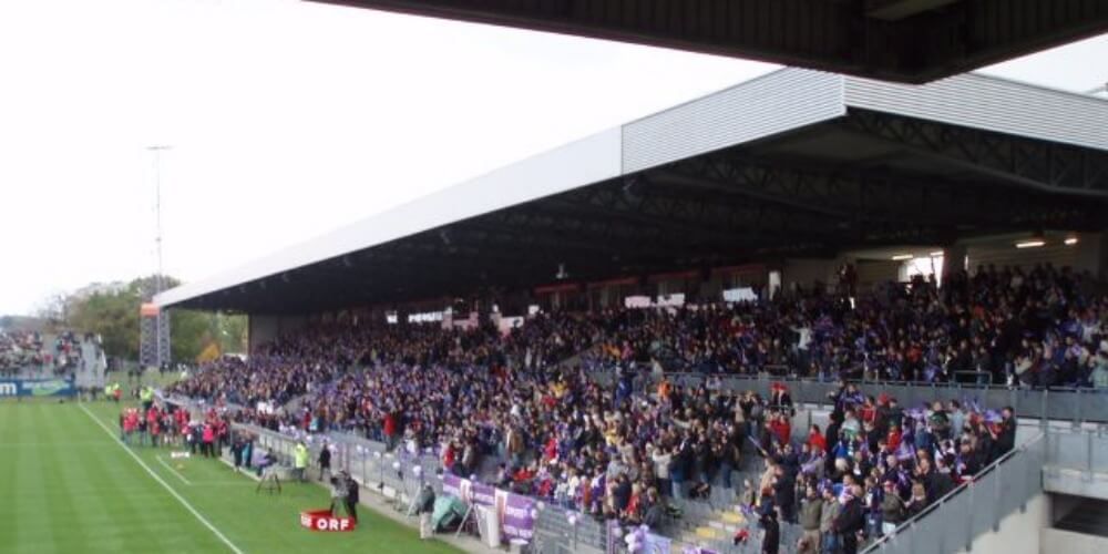 Słynny klub zostanie zmuszony do sprzedaży stadionu? Niedawno grał z Legią i Lechem Obraz wpisu