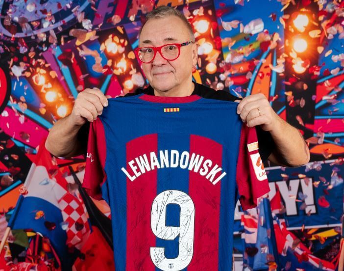 Robert Lewandowski rozpoczął swoją licytację dla WOŚP. Gratka dla kolekcjonerów [WIDEO] Obraz wpisu