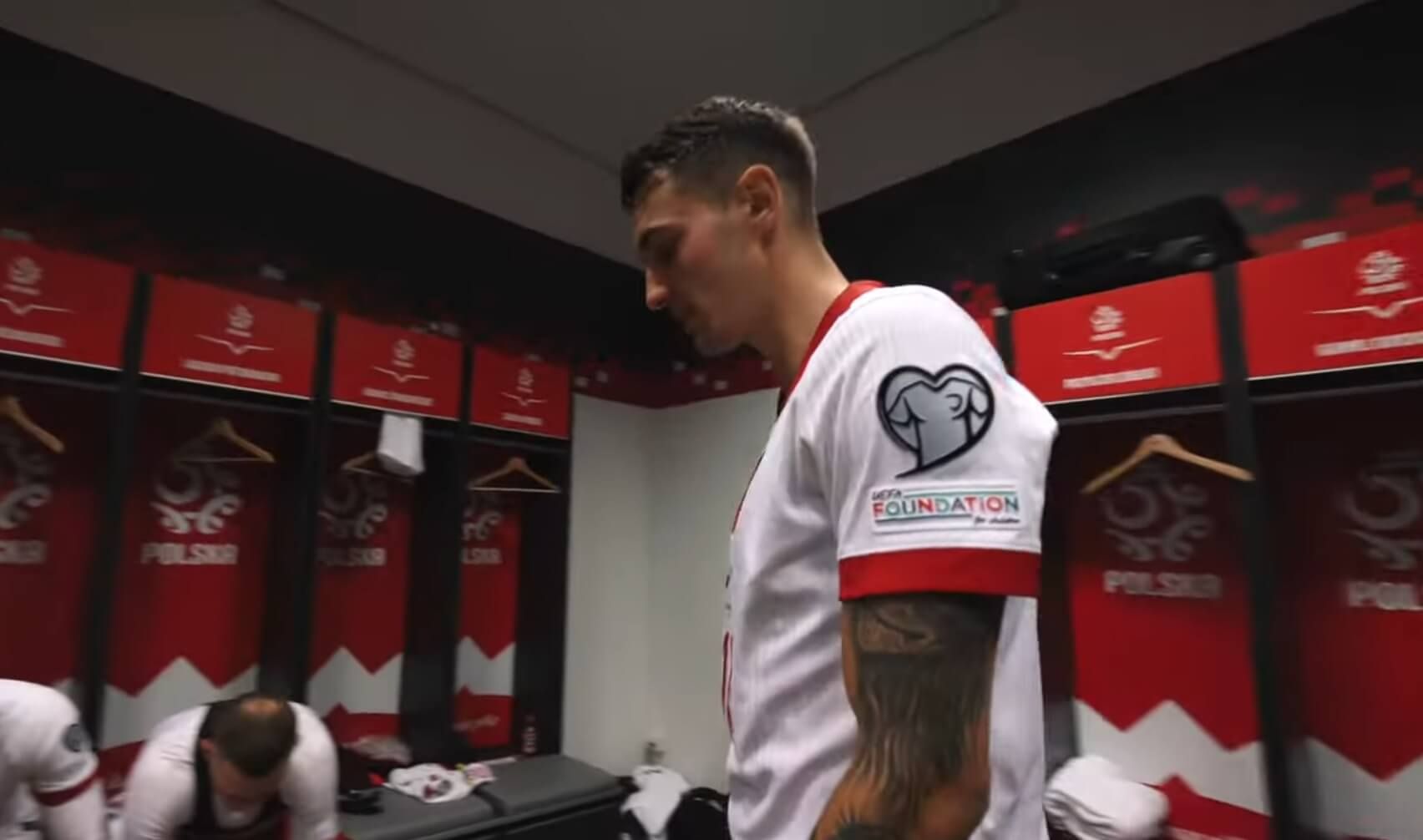 Ambitna postawa Jakuba Kiwiora w przerwie meczu z Estonią. „Da się pięć, strzelmy pięć, k***a” [WIDEO] Obraz wpisu