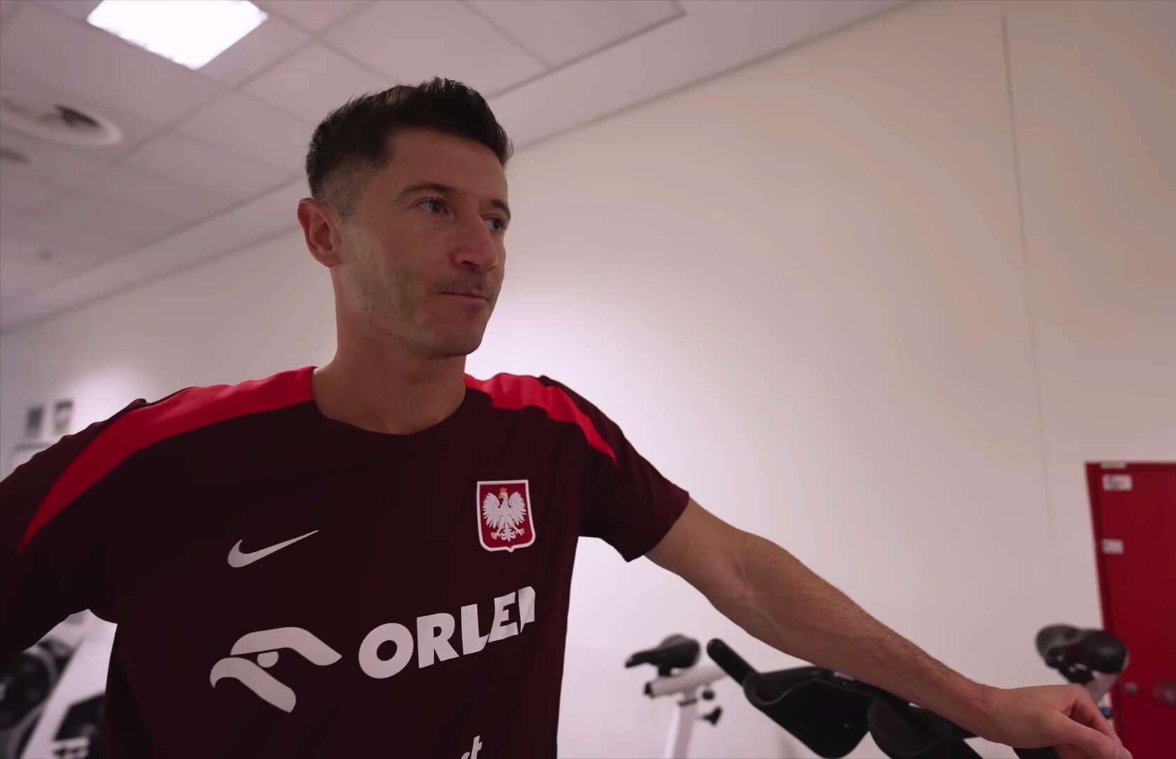 Robert Lewandowski spóźni się na zgrupowanie reprezentacji Polski. Postanowił polecieć do USA Obraz wpisu