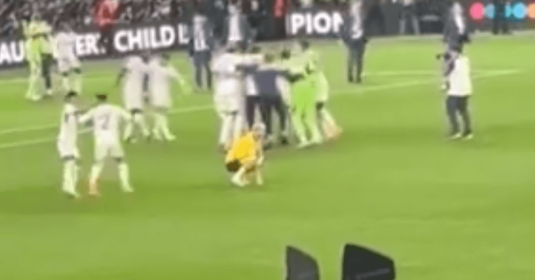 Smutny widok po finale Ligi Mistrzów. Ubolewanie Marco Reusa uwiecznione na kamerze [WIDEO] Obraz wpisu