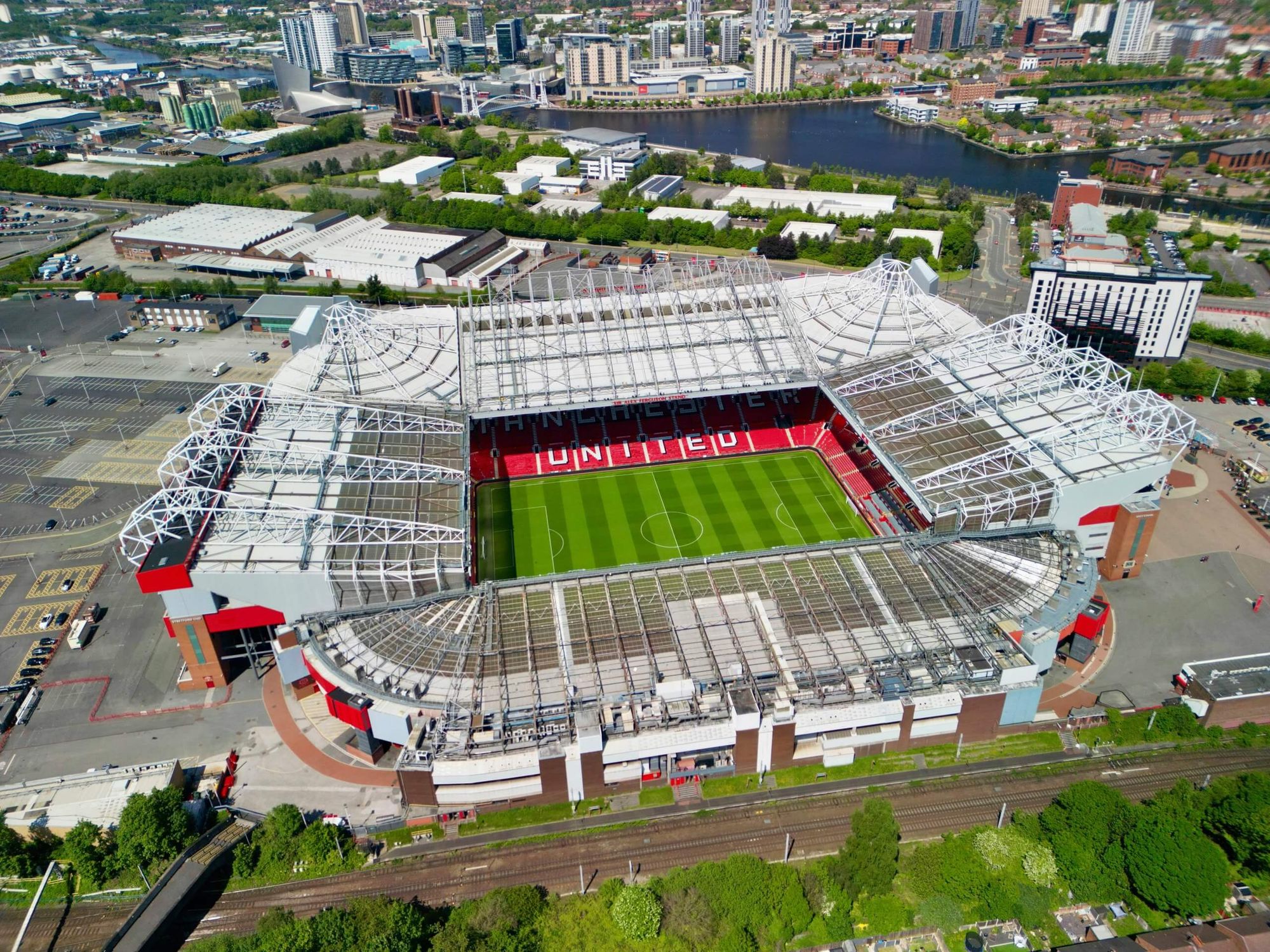 Manchester United tnie koszty. Ucierpią głównie pracownicy klubu Obraz wpisu