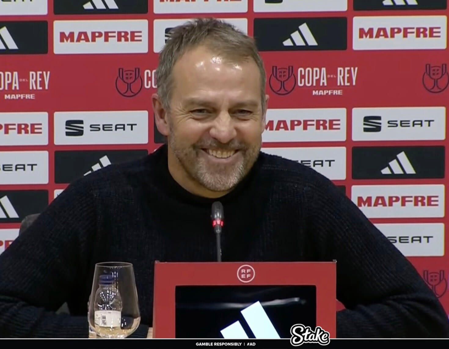 Flick skomentował nieobecność Lewandowskiego z Betisem. „Jeśli nie gra Wojciech, to Robert tak samo” Obraz wpisu