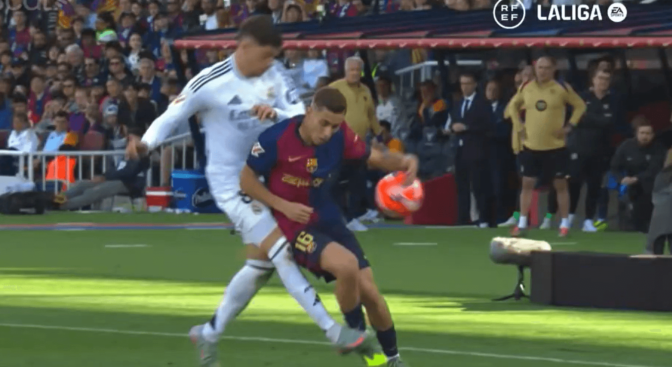 Gigantyczna kontrowersja po El Clasico. Niewytłumaczalne słowa z pokoju VAR, podczas analizy gola Fermina Lopeza [WIDEO] Obraz wpisu