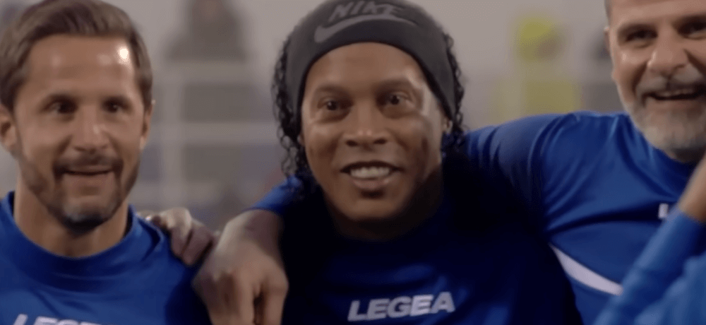 Ronaldinho nie próżnuje na emeryturze. Zagrał kilkanaście minut i zarobił ponad 100 tysięcy euro Obraz wpisu