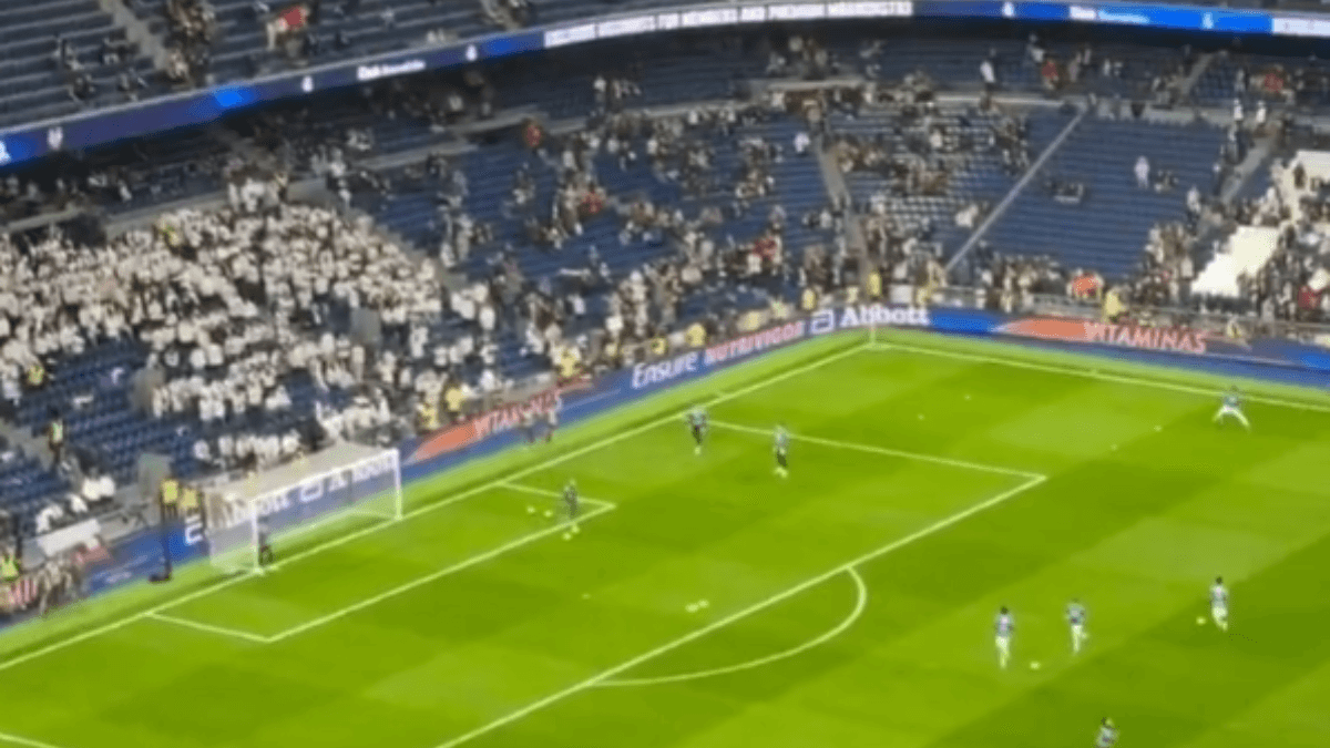 Kibice wygwizdali piłkarzy Realu. Arbeloa odpowiedział [WIDEO] Obraz wpisu