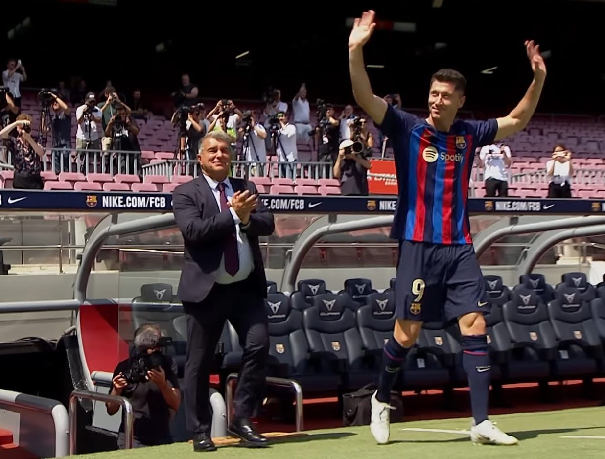 Kto zastąpi Roberta Lewandowskiego? Barcelona ma nowego faworyta! Zdjęcie główne wpisu