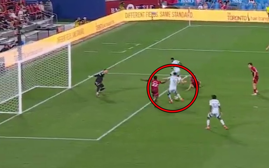 Gol i asysta Lewandowskiego w szalonym meczu! 5 trafienie dla Chicago Fire [WIDEO] Zdjęcie główne wpisu