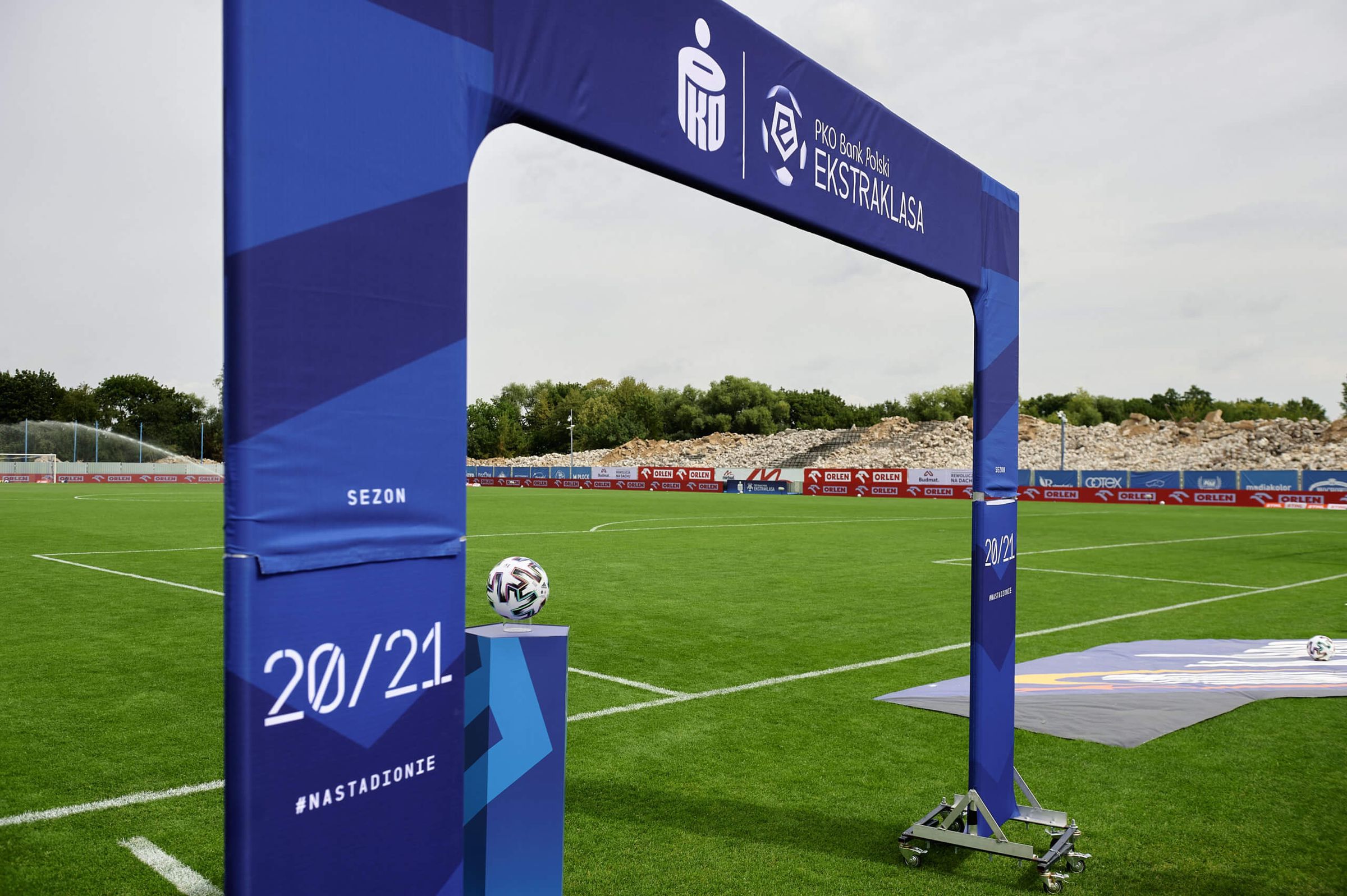 „Transfermarkt” zaktualizował wartości piłkarzy w Ekstraklasie. Kacper Kozłowski samodzielnym liderem Zdjęcie główne wpisu