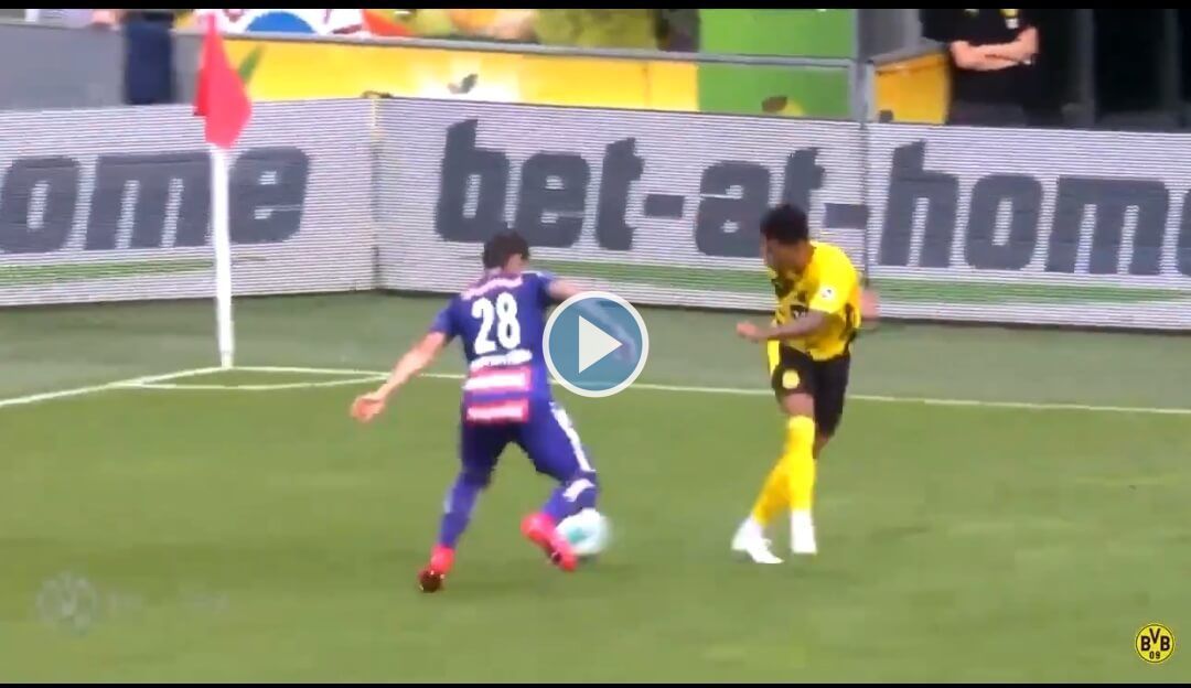 Jadon Sancho nadal w formie! Zabawił się z rywalem w sparingu [WIDEO] Zdjęcie główne wpisu
