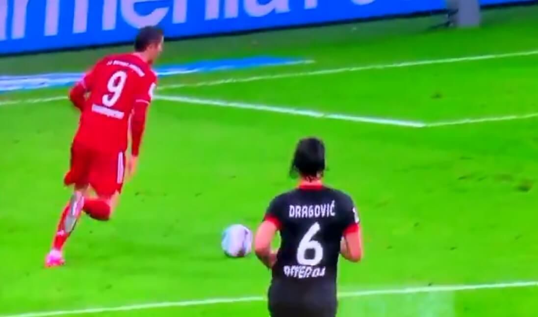 Robert Lewandowski z drugim golem. Leverkusen musi uznać wyższość Bayernu [WIDEO] Zdjęcie główne wpisu