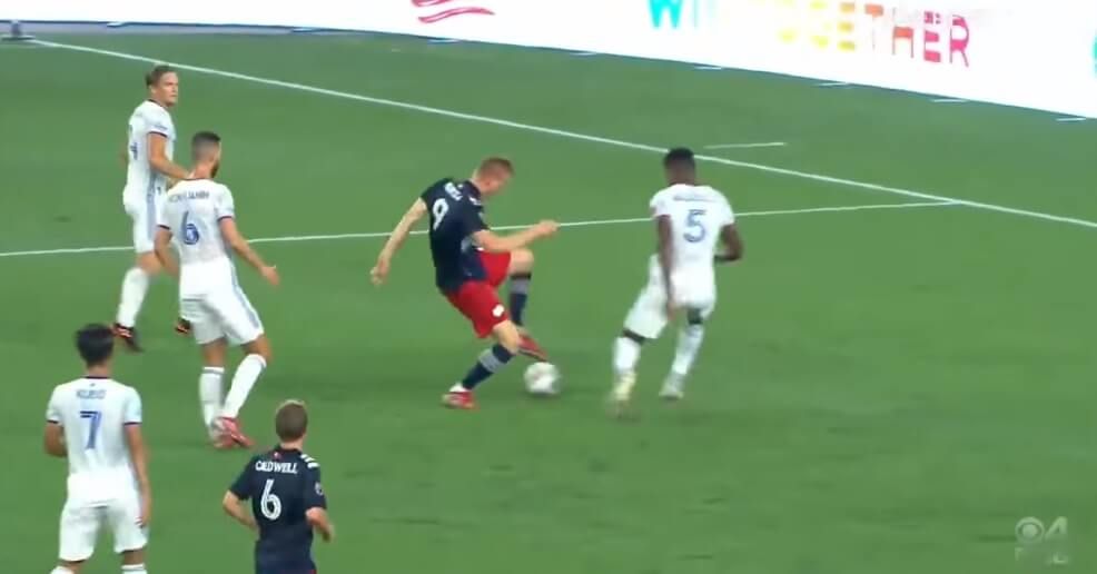 Adam Buksa dwukrotnie pokonał Przemysława Tytonia! Polak w czołówce najlepszych strzelców MLS [WIDEO] Zdjęcie główne wpisu