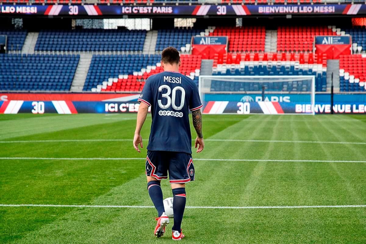 Leo Messi nie zagra w meczu z Benficą. „Nadal ma to uczucie, które może być problematyczne w tak ważnym meczu” Zdjęcie główne wpisu