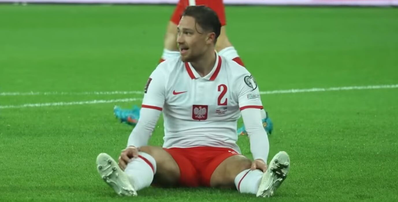 Matty Cash odpowiedział Hajcie! „Piepr**** totalne głupoty” Zdjęcie główne wpisu