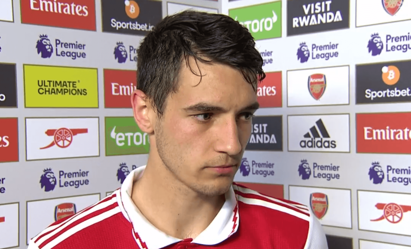 Co z Kiwiorem w Arsenalu? Klub zdecydował w kwestii jego przyszłości. W grę nie wchodzi wypożyczenie Zdjęcie główne wpisu