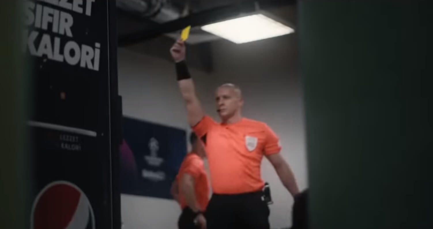 Tak Szymon Marciniak przygotowywał się do finału Ligi Mistrzów. Ćwiczył pokazywanie kartek [WIDEO] Zdjęcie główne wpisu