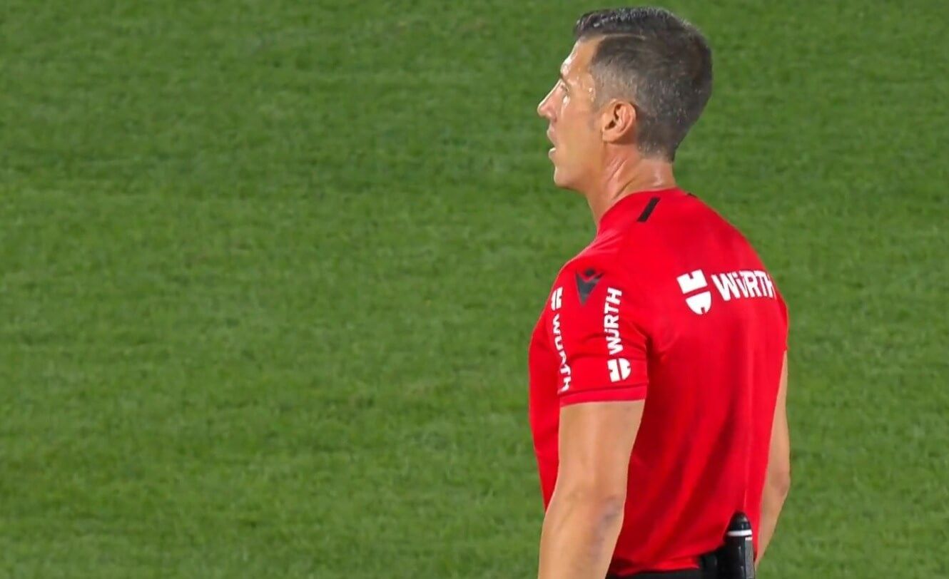 Dramatyczny występ sędziego w meczu Getafe-FC Barcelona. „To jakiś nieśmieszny żart” [REAKCJE] Zdjęcie główne wpisu