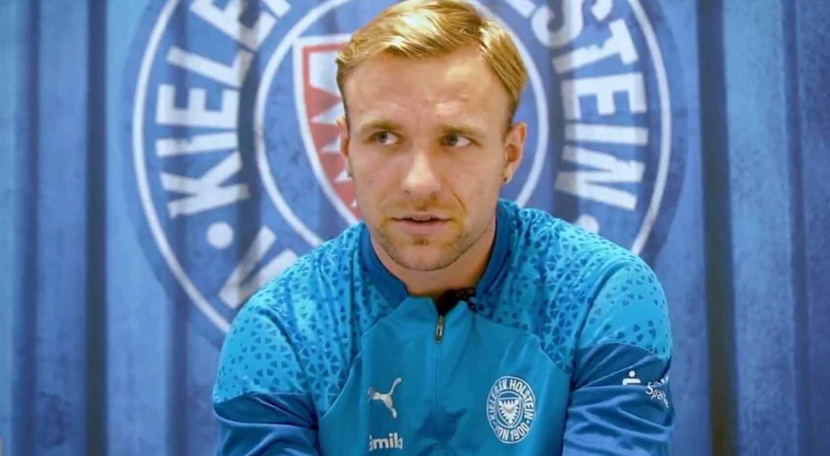 Tymoteusz Puchacz zimą odejdzie z Holstein Kiel? „Nieobecność nie jest związana z formą” Zdjęcie główne wpisu