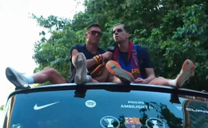 Absolutny HIT! Robert Lewandowski i Wojciech Szczęsny parodiują Jana Tomaszewskiego [WIDEO] Zdjęcie główne wpisu