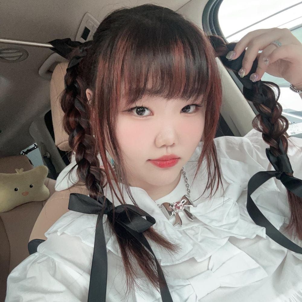On the day of 4th Solo Debut Anniversary from AKMU's Lee Suhyun