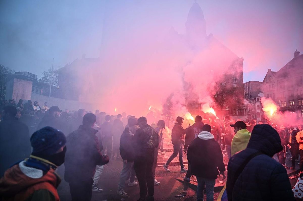 Israeli Soccer Fans Attacked in Amsterdam; Five Hospitalized, Dozens Arrested