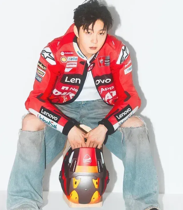 Lee Changsub Of BTOB Enjoying New Generation in Chic: Exclusive Digital Pictorial Of Esquire Korea's November 2024 Issue