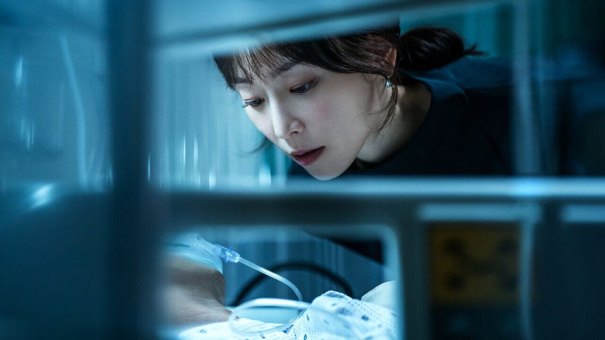 Netflix's Official Trailer for "The Trunk" Reveals a Scary New Mystery (Nov. 29 Premiere)