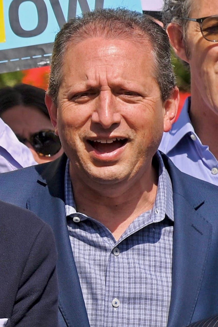 Brad Lander Arrested by ICE at Manhattan Court—Charges Later Dropped