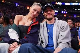 Pete Davidson & Elsie Hewitt: Expecting Their First Baby!