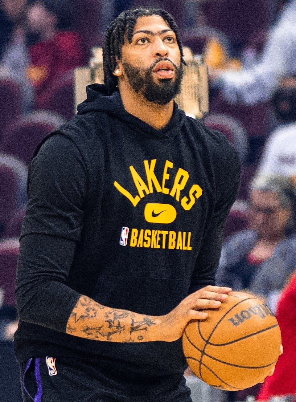 Anthony Davis Exits After Lower-Leg Soreness vs. Pacers