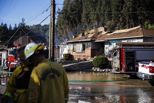 Oakland Hills Keller Fire Forces Evacuation of Over 500 People Near I-580