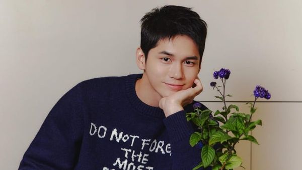ONG SEONGWU Officially Discharged from Military Service