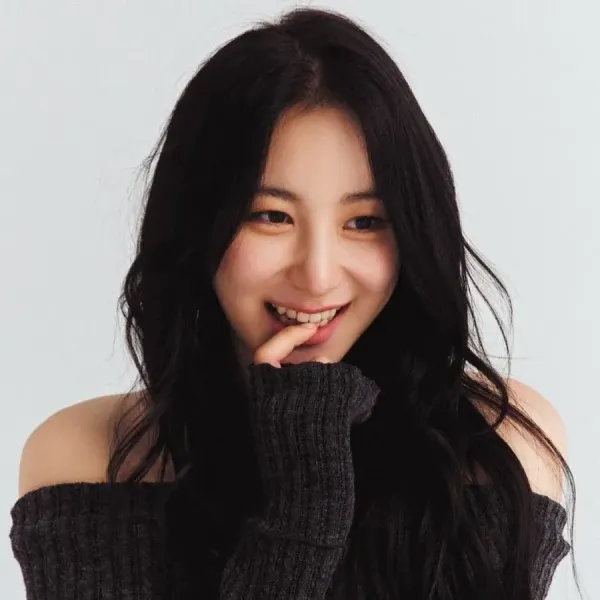 Lee Chaeyeon Launches Personal YouTube Channel