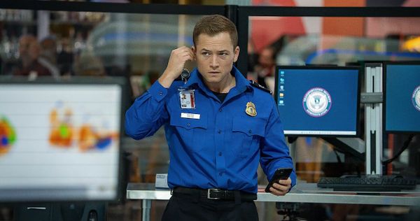 "Carry-On (2024): Netflix's High-Stakes Holiday Thriller You Can’t Miss"