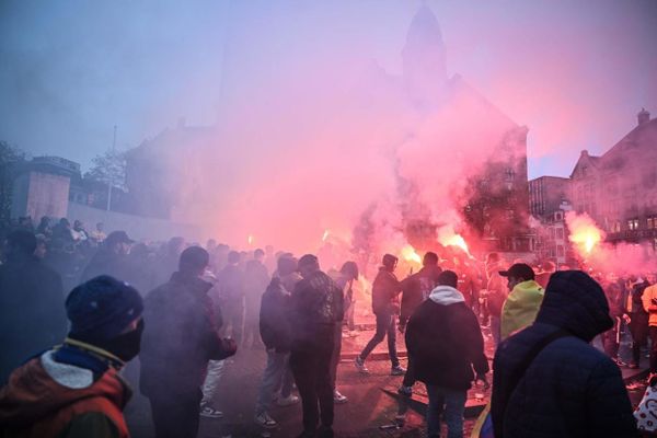 Israeli Soccer Fans Attacked in Amsterdam; Five Hospitalized, Dozens Arrested