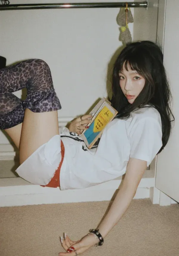 All You Need To Know About Girls' Generation (SNSD) Taeyeon - The 6th Mini Album: Letter To Myself (Album Packaging / Merchandise Preview)