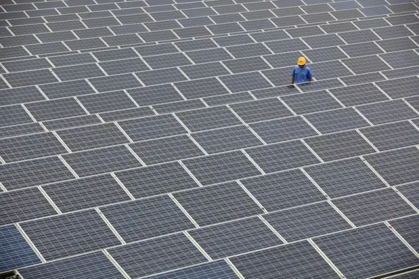 Abu Dhabi Kicks Off Bidding for 1,500MW Solar Project
